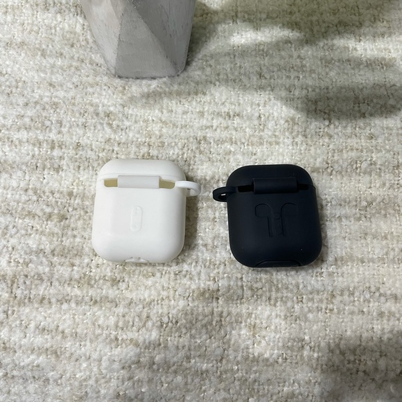 AirPod cases - Picture 3 of 3
